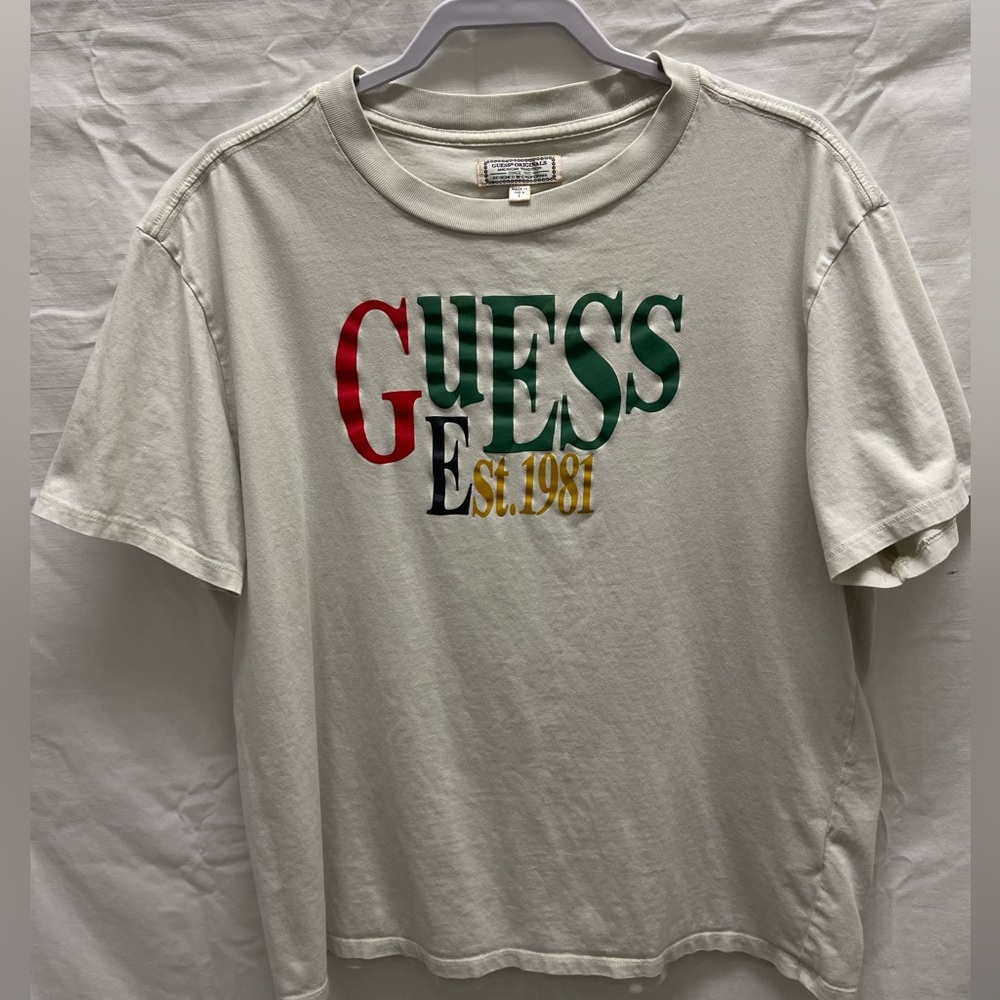 Men’s Guess tee